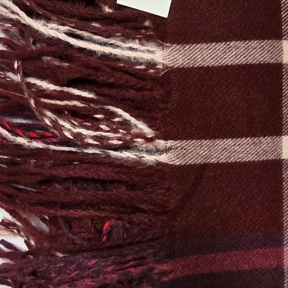 Steve Madden Bordeaux Fringe Plaid Blanket Scarf Burgundy Red Square Wrap NWT - Picture 4 of 10